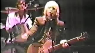 Dogs on the Run - Tom Petty &amp; the HBs live 1985 (video!)