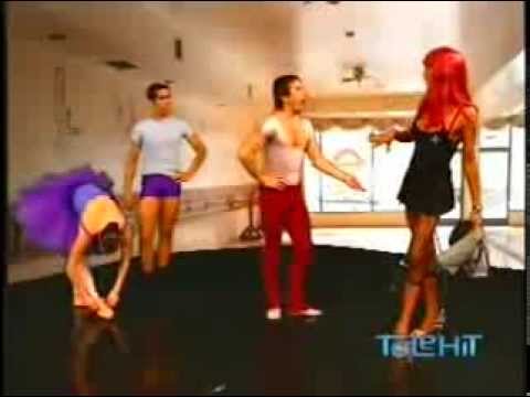 Betty B O 5 va al salón de Ballet