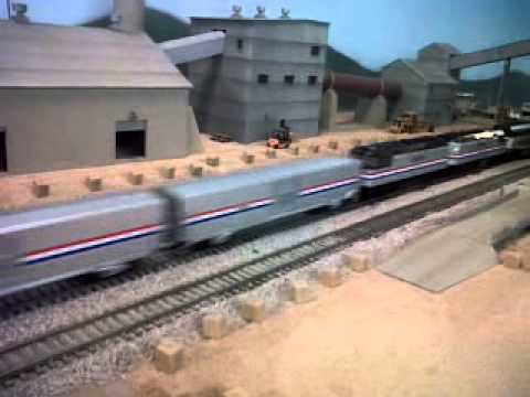 California Zephyr speeding thru Calfornia Pt 207 Lake Shore model railroad