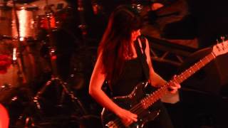 Bleached - Sleepwalking - Live Paris 2017