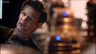 L'homme qui voyageait dans une boîte bleue (french doctor who part 5)