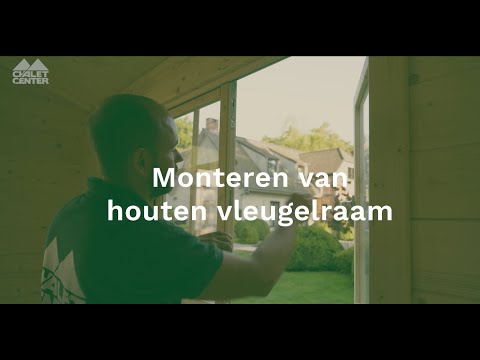 Montage van een houten vleugelraam