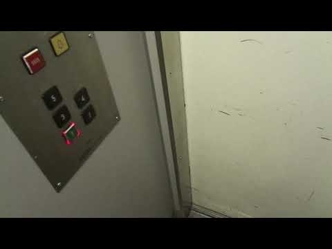 Old 1982 KONE (mb Helsingin Hissitekniikot 2000) Tr. Elevator@Pasilanraitio 4A, Pasila, Helsinki, FI