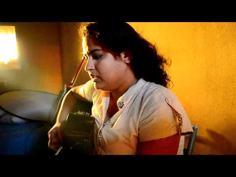 Bárbara Ferraz - Love is unbound (Eliza G.) vs. Give to me (Alexxa)