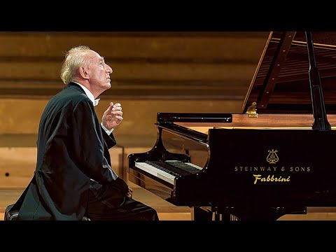 Maurizio Pollini - Beethoven: Piano Sonata in C minor, op. 111 (Arietta)