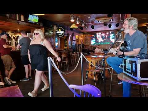 Lee Duffy sings Wish You Were Here Guinness bar Benidorm 27-11-2023