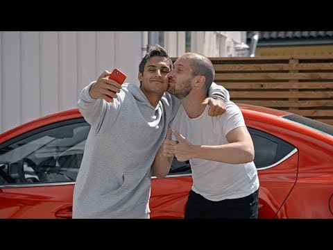 Spelar bilköpare i reklam med Samir Badran