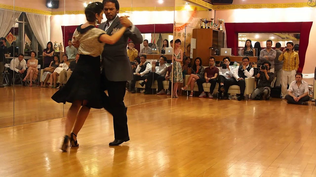 Fabian Peralta and Josefina Bermudez @ Opening Milonga of Tango Xtreme HK 2013 3/3
