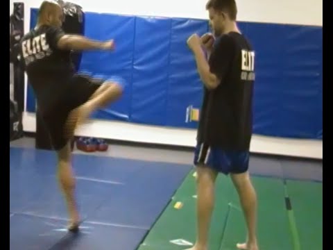 Muay Thai - Diagonal Knee Setup