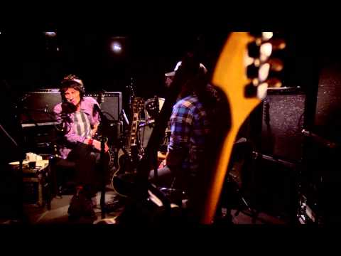 Ronnie Wood and Slash discuss the Jeff Beck Group