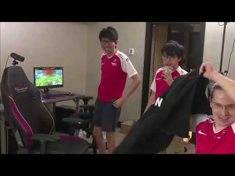 T1 kuku and ana high five after series win against NAVI