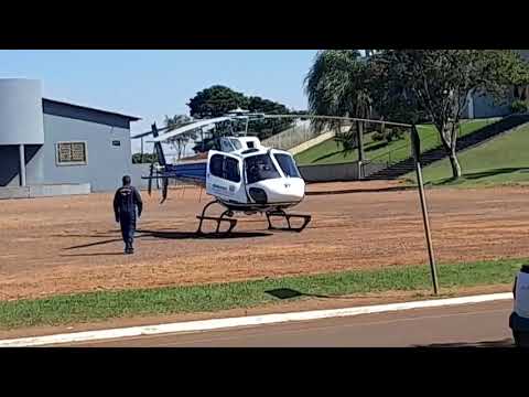 Realizando , pouso e decolagem Helicoptero  AS 350 B2 Esquilo na cidade ibema paraná