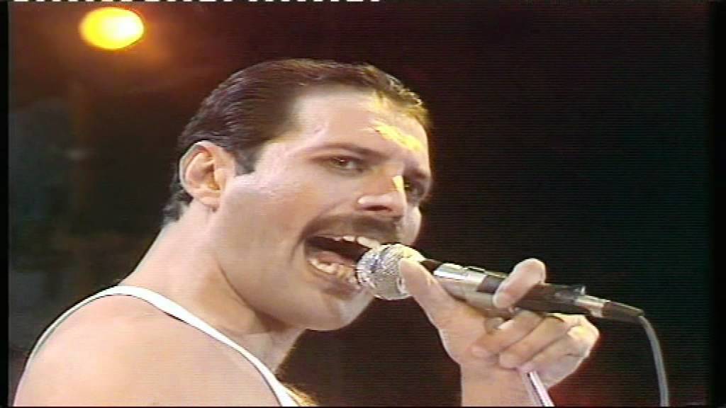 Bohemian Rhapsody / Radio Ga Ga - QUEEN - Live Aid 1985 HD - YouTube