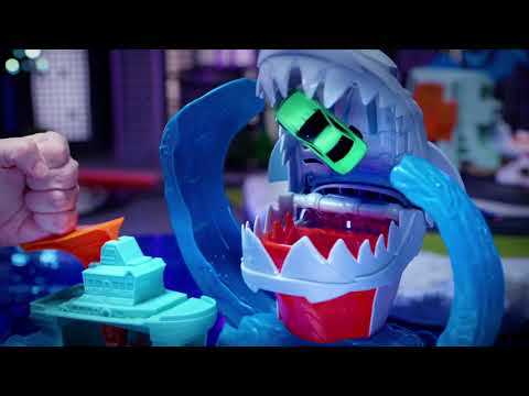 Hot Wheels™ Robo Shark Frenzy Play Set + HW MEGA