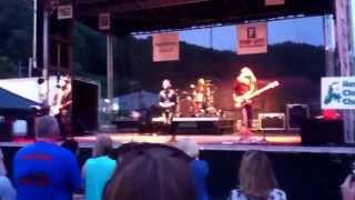 Audio Adrenaline-Let My Love Open The Door &amp; King Of The Comebacks (live)