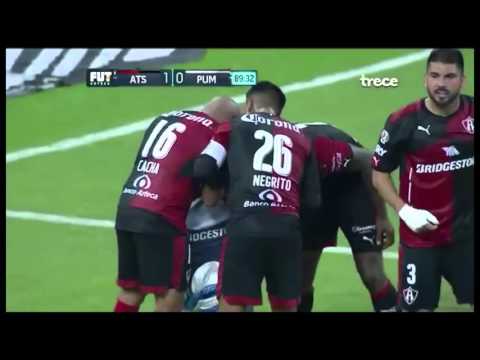 Atlas 1-1 Pumas, Atajada de Oscar Ustari de Penal.