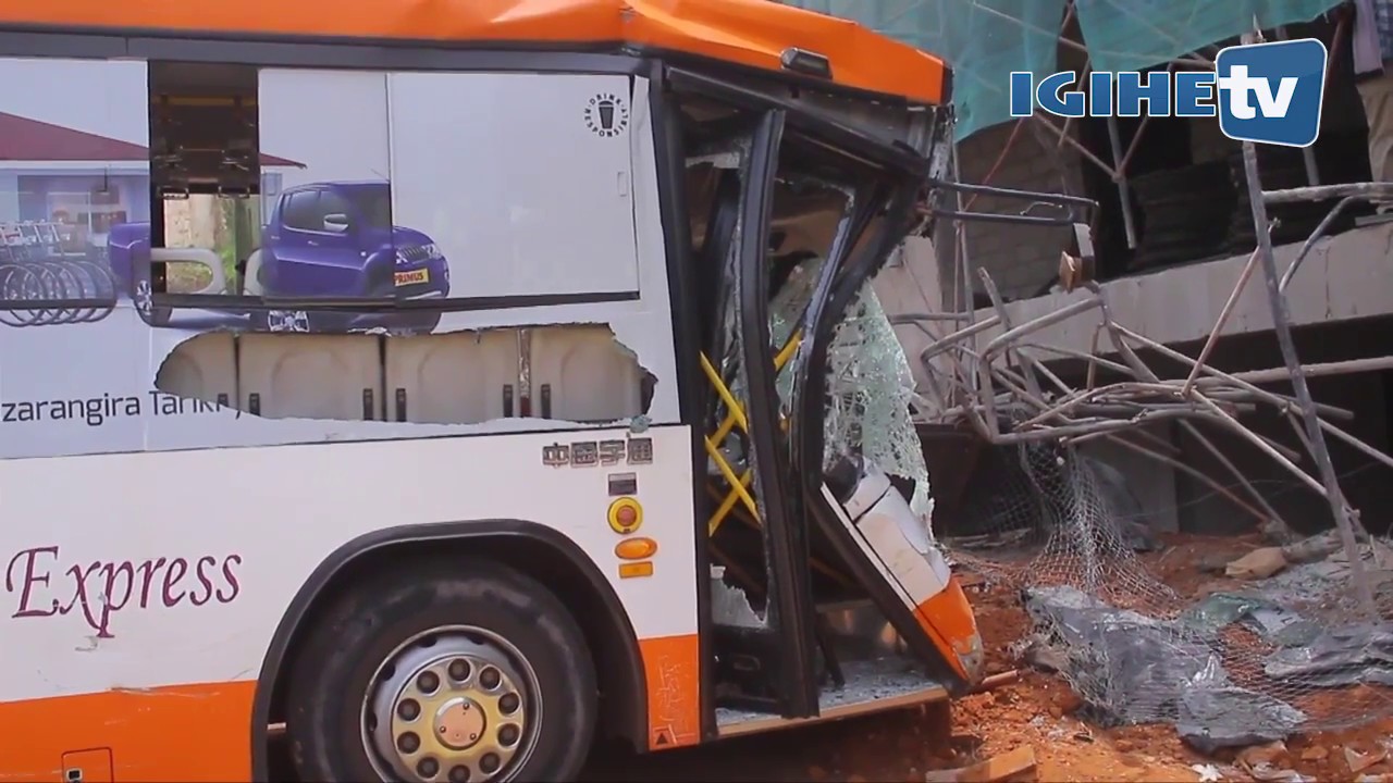 Kigali  Umukobwa yateje impanuka ya bisi, ajyanwa mu bitaro