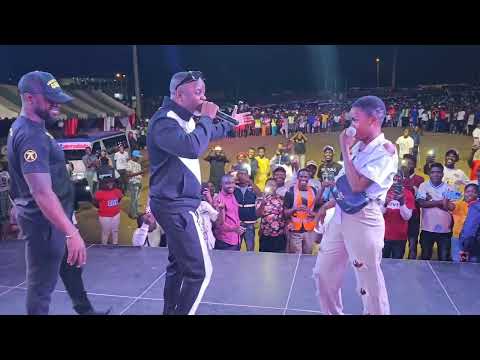 Pai Diesel pede namoro em um fá, Vânia aceitas ser minha namorada