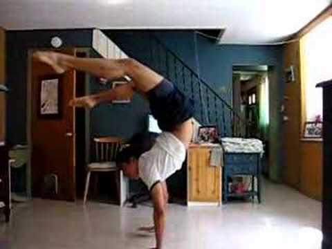 Bent Leg Handstand Rotation