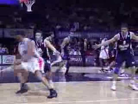 35 19-01-08 BCO-Bologna bis - Chuck Davis met opnieuw score