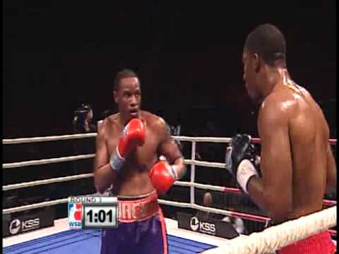Heavyweight Donovan Dennis fights against Danny Calhoun