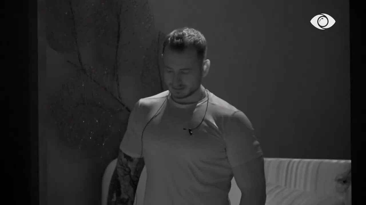 “7 mallkimet e Zotit do të bien mbi ty”/ Xumi imiton Laertin në debatin me Gjestin