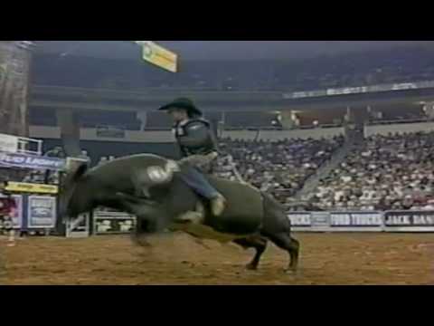 Luke Snyder vs Hair Trigger - 04 PBR Fresno (90 pts)