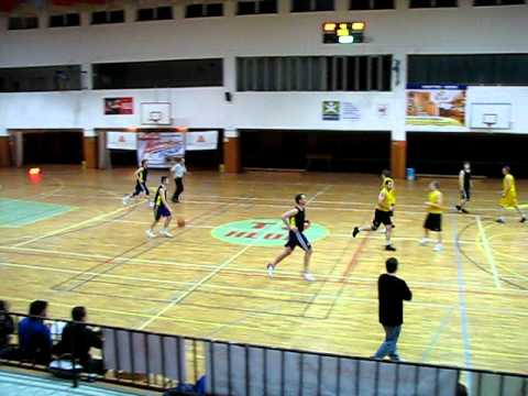 www.sporthluk.uh.cz: 10.12.2010 Basketbal: Spartak Hluk vs. BK Vyškov "B" II.