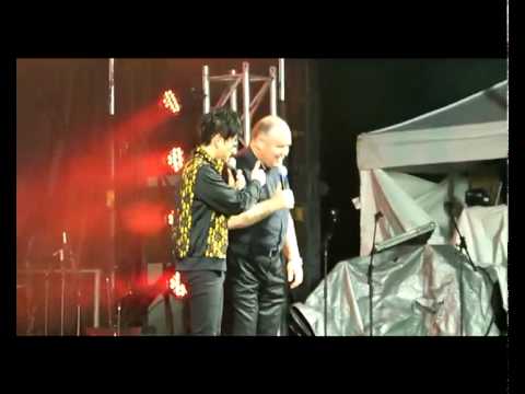 Bosco Wong and Frank Scarpitti sing a duet