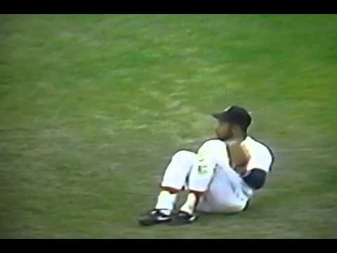 Boston Red Sox Ellis Burks Great Catch With No Hands!