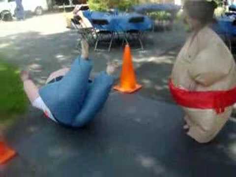 Tony vs Taya - SUMO FIGHT.