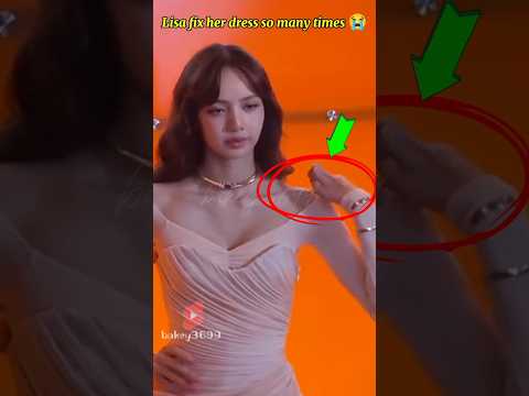 Lisa fix her dress so many times 😭#lisa #bvlgari #lisamanoban #fypシ