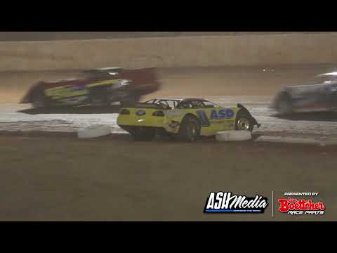 Super Sedans: 2015/16 QLD Series - A-Main - Carina Speedway - 19.12.2015