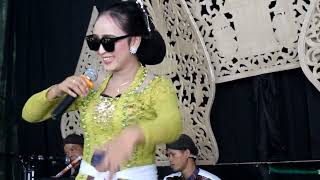 Download lagu UMAR MOYO DOLALAK TEMBANG JAWA TERBARU TERPOPULER mp3 Download lagu UMAR MOYO DOLALAK TEMBANG JAWA TERBARU TERPOPULER mp3