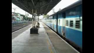 preview picture of video 'Chennai Egmore-Rameshwaram Express at Mambalam....'