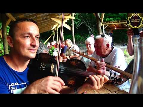 Alaj imam gudalo- Mačak, Baja i Keli