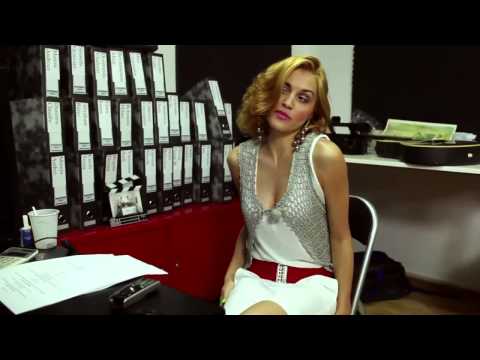 Moldoveancă la linia fierbinte, SUPREMUL &icirc;n materie de r&acirc;s! VIDEO interzis minorilor