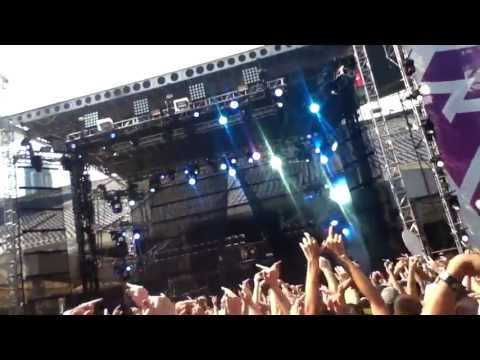Carnage Playing "The Opposites - Licht Uit (Coone Remix)" @Spring Awakening 2013