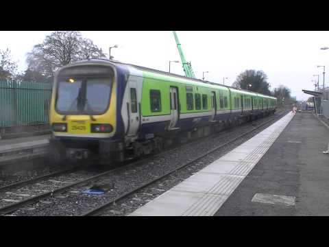 Irish Rail 29000 DMU 29029 departs Clonsilla