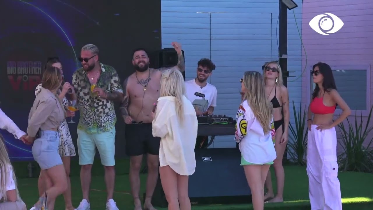 Lorenci kërcen me Keisin, banorja pengohet dhe rrëzohet