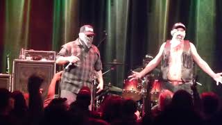 Brujeria - La Migra Cruza La Frontera II/Hechando Chingasos Greñudo Locos II (Live in Montreal)