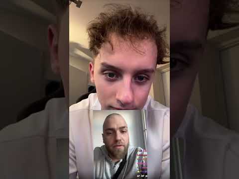 Hugo tut so, als wäre er Synchronsprecher...