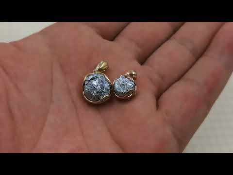Osmium crystal bead pendant. Simple inlay with K gold,
