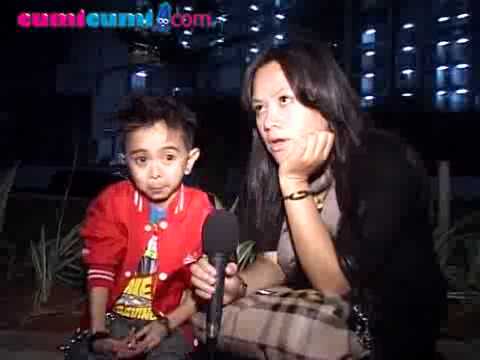 Istri Ingin Selalu Dekat Dengan Daus Mini - cumicumi.com