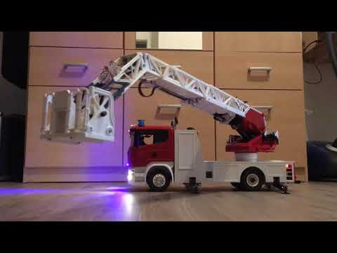 Bruder Scania Drehleiter DLK 23/12 im Maßstab 1:16 mit Gelenkarm (im Bau)