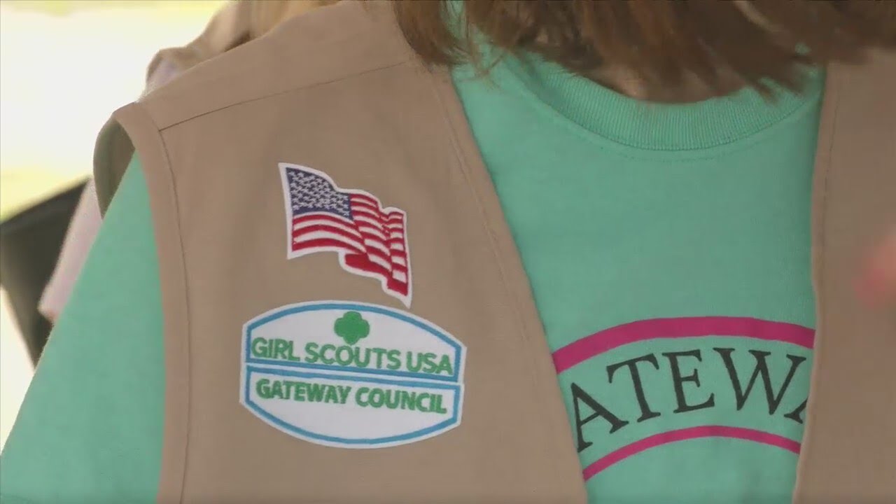 Girl Scout Troop 10105 builds Bucket Bay in Leslie Porter Park