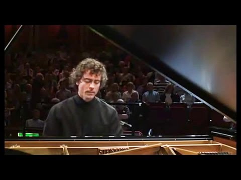 PAUL LEWIS : Beethoven Piano Concerto # 3 in C minor - HALLE ORCHESTRA