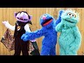 We Meet Grover Rosita And The Count At Sesame Street In SeaWorld Orlando They Dance