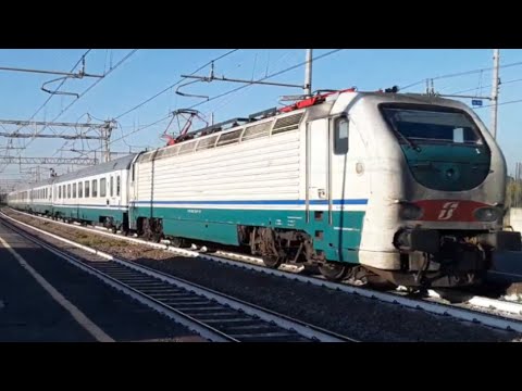 Treni in transito a Torricola (RM) nel lontano 2018