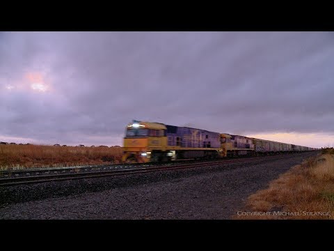 3PM6 Pacific National Freight Train After Sunset - PoathTV Australian Railways